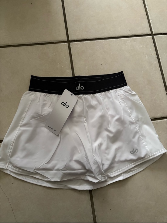 ALO Yoga Dresses & Skirts - ALO Yoga White Athletic Skort with Black Elastic Waistband